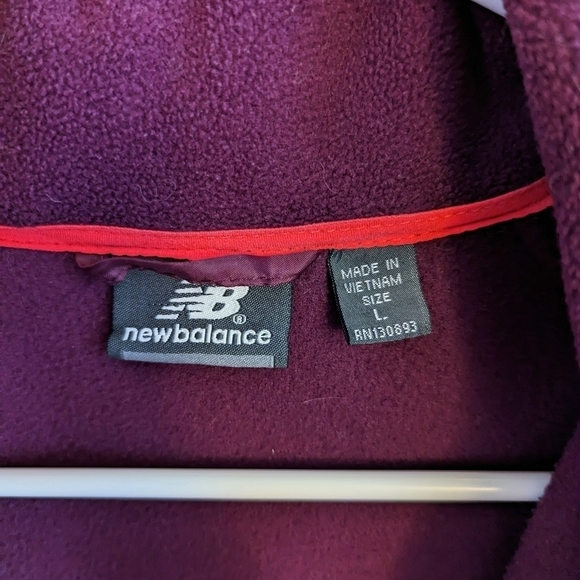 New Balance Fleece Sweatshirt - Picture 3 of 5